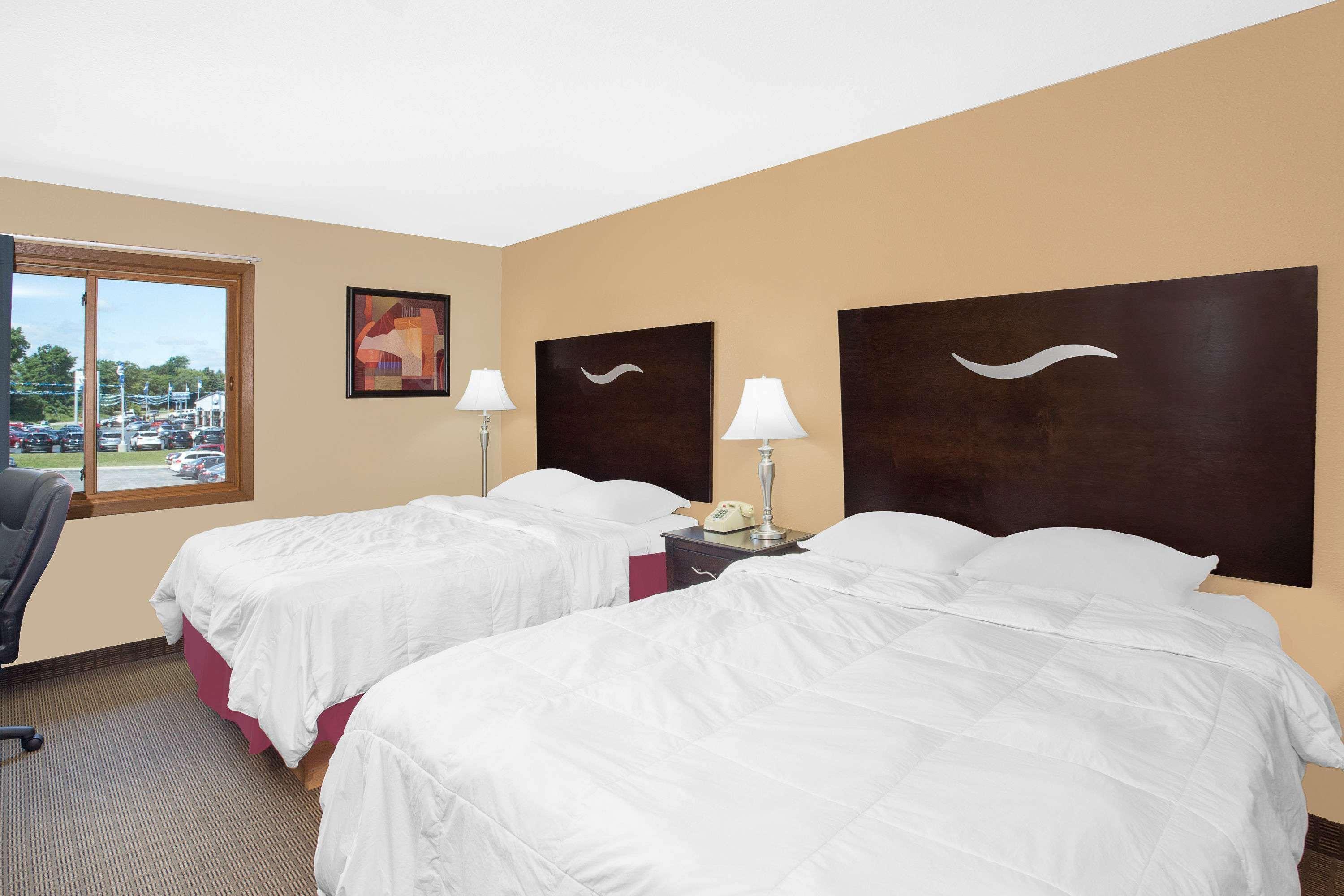 Motel Super 8 By Wyndham Sheboygan Wi Esterno foto
