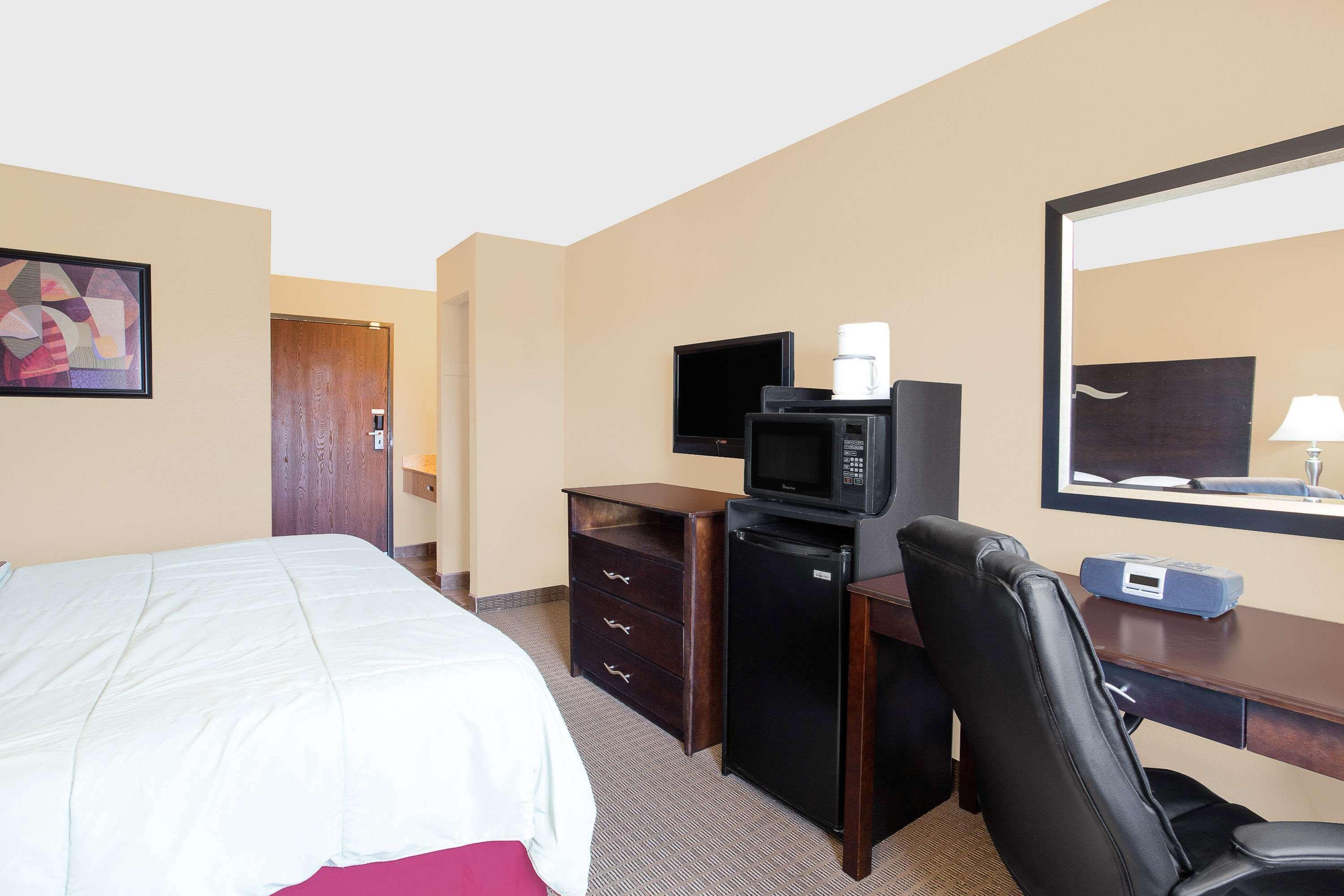 Motel Super 8 By Wyndham Sheboygan Wi Esterno foto