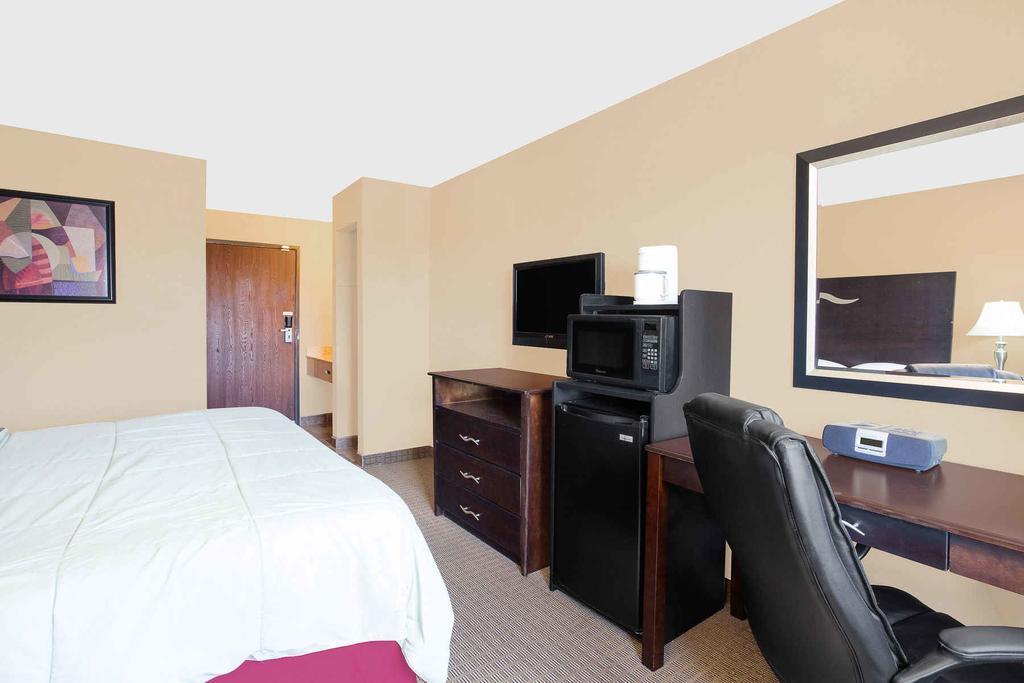 Motel Super 8 By Wyndham Sheboygan Wi Esterno foto