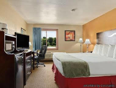 Motel Super 8 By Wyndham Sheboygan Wi Esterno foto